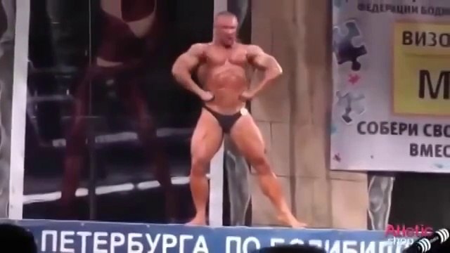 Когда этот бодибилдер начал свое выступление, я не могла сдержать смех))_HIGH