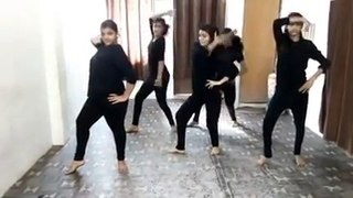beautiful dance by girls on manali trance & desi look songs ..superb