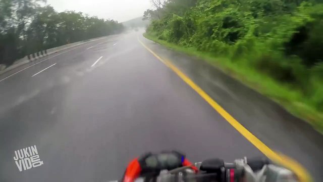 Motorcyclist Saves Girlfriend After Crash In Rain | Life Saver
