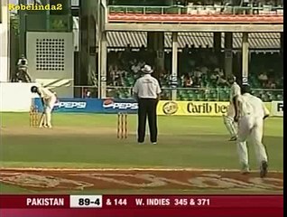 Dhoni fans jealous of Afridi power, no way Dhoni can do this