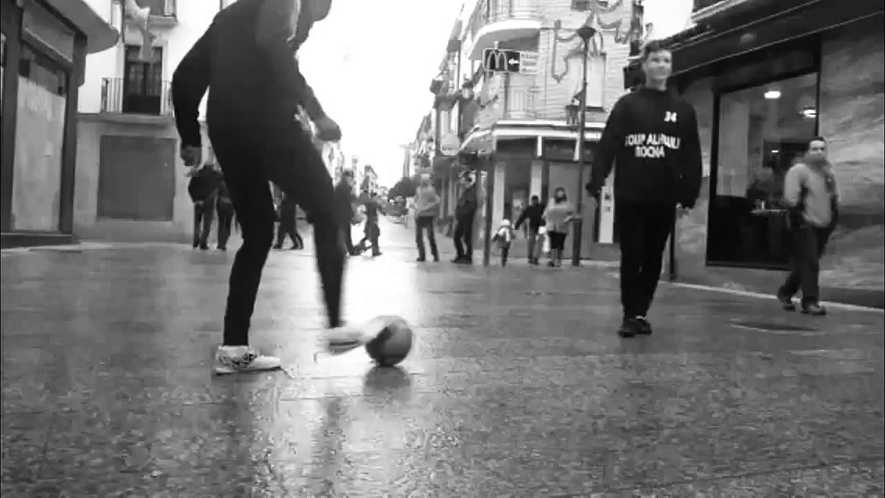 Yamfam freestyling video in the town centre of Ronda - Instagram
