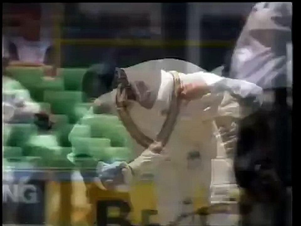 Michael Slater Massive Six off Muralitharan at the WACA 19951st