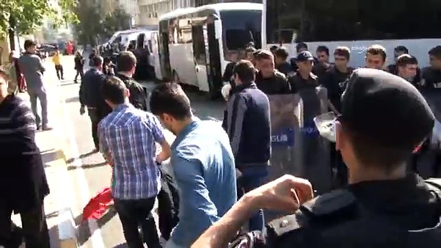 Hastane önünde açıklama yapan gruba polis müdahalesi