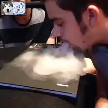 Ну очень крутой трюк с сигаретным дымом