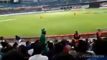 People shouting Go Nawaz GO and i i Pti during PSL match