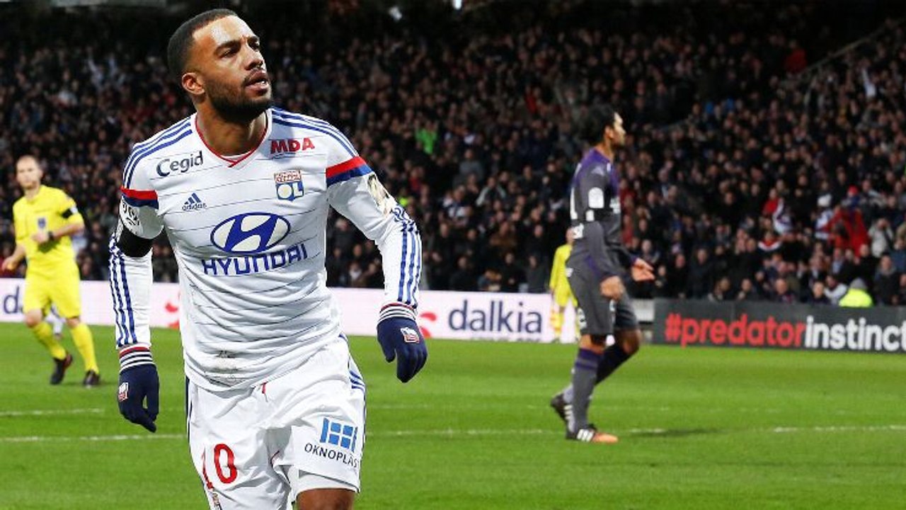 Alexandre Lacazette  Amazing Goal Show 2014  to 2015