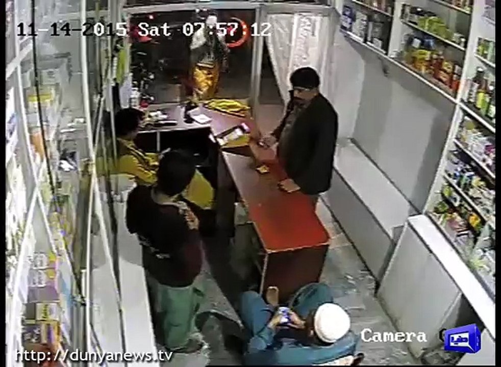 Dunya News- Dunya News Obtains CCTV Footage Of Dacoity Incident In Faisalabad