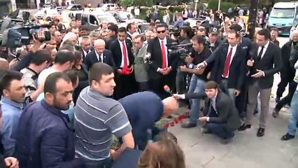 Kılıçdaroğlu, eşi ile patlama noktasına karanfil bıraktı