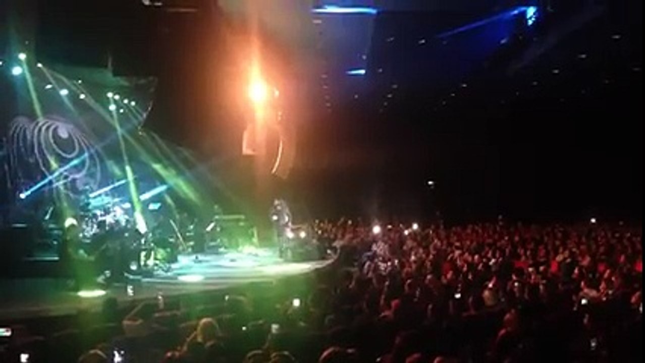 Selçuk Balcı ve Resul dindar deniz üstünde fener canlı performans