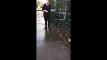 Cam Şişe ile Kendine Motor Yapan Genç