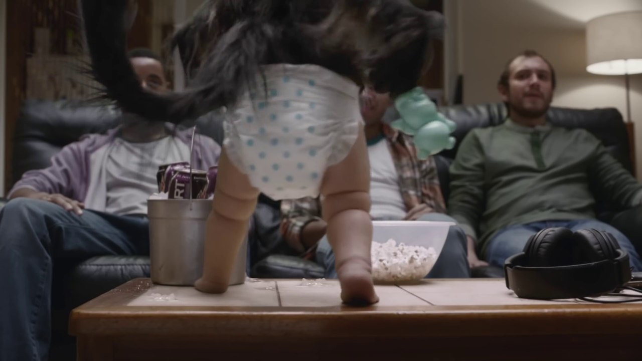 Un Singe Chien Bebe Vient Danser Dans Une Pub Mountain Dew Vraiment Bizarre Pour Le Super Bowl 50 Video Dailymotion