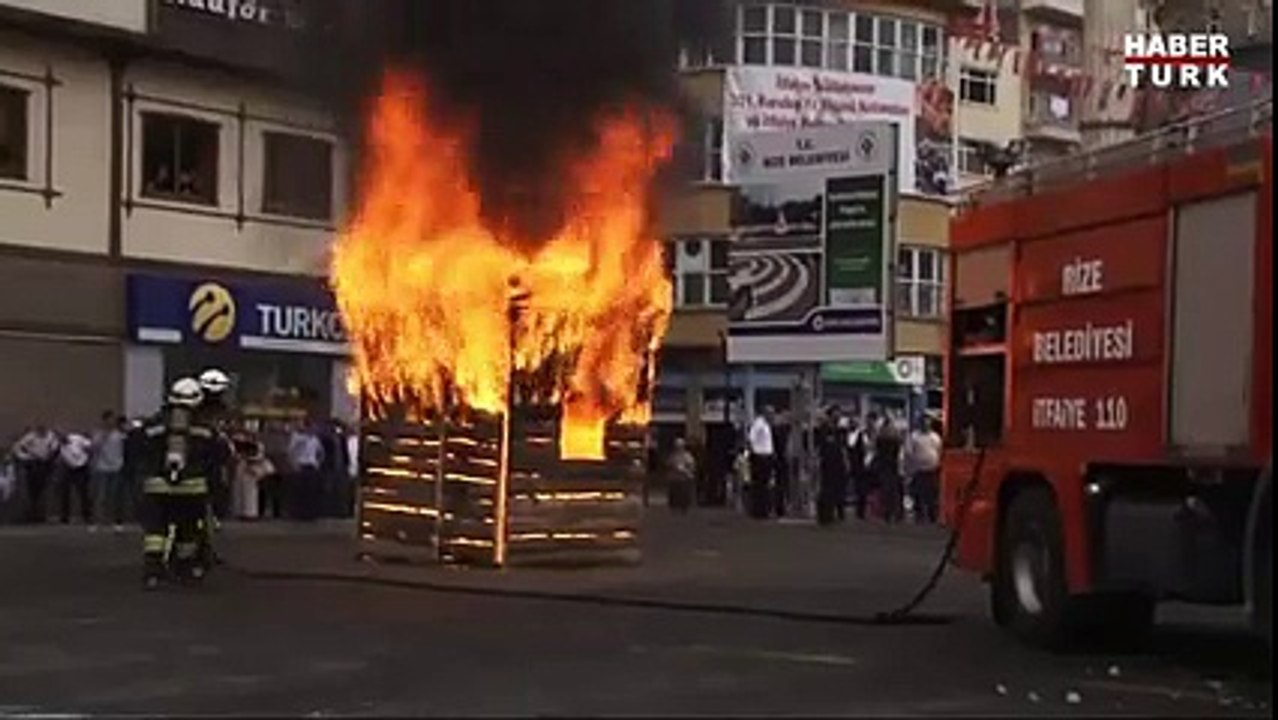 Rize'de Yangın Tatbikatında Kurtarılması Beklenen Mankenin H