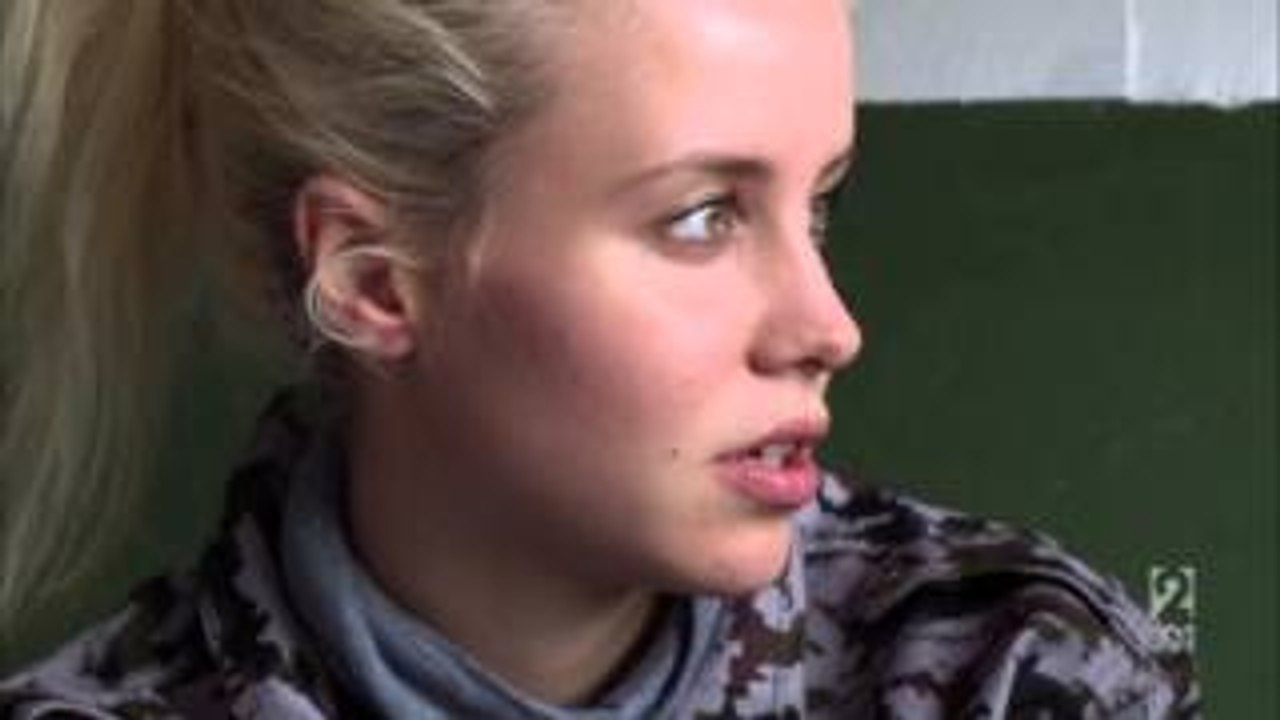 Fit in or Fail: Secrets of China sneak