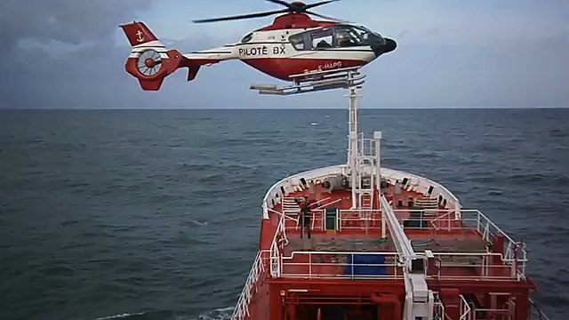 EXTREME HELICOPTERS! Incredible landings, takeoffs, aerobatics, flyby, crosswind, expensive choppers