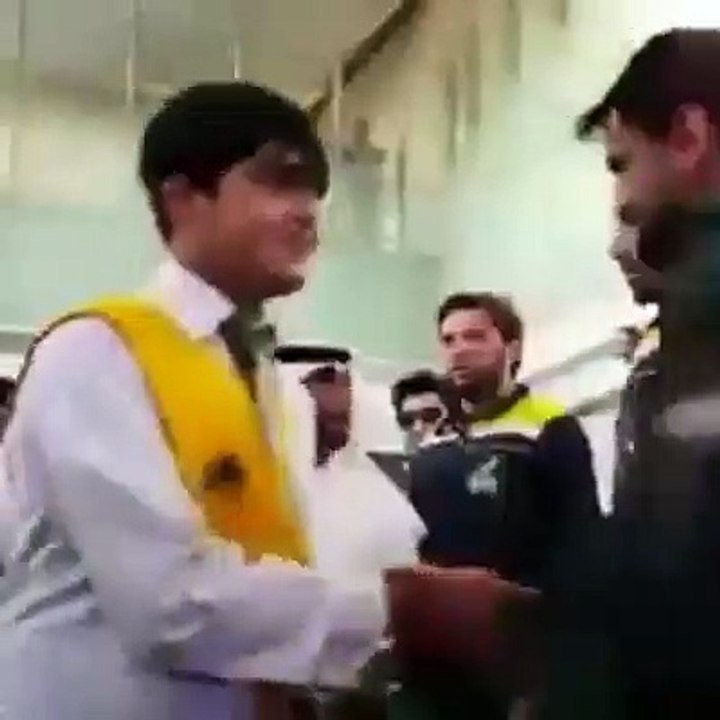 Peshawar Zalmi Welcome APS Students At Dubai Airport