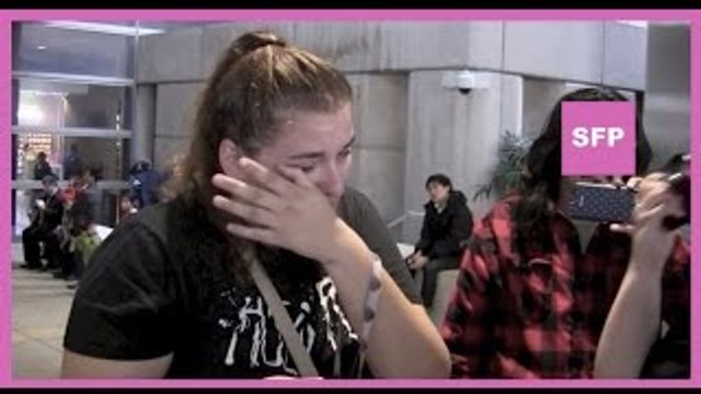 Harry Styles fan cries after selfie fail