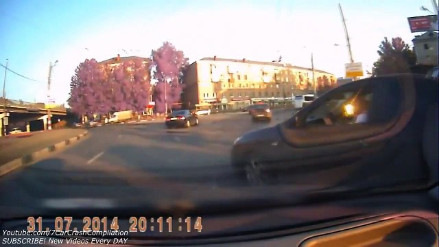 Безумные и курьёзные аварии авто. Подборка Август 2014 #6