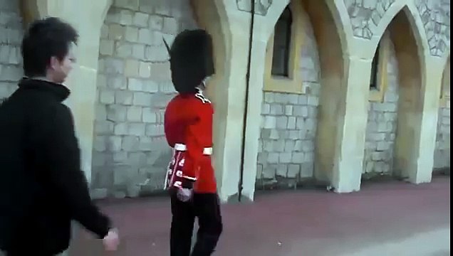 Солдат Королевской гвардии лучше не злить