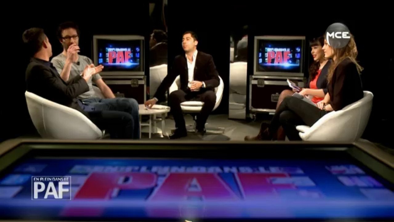 En plein dans le PAF : Manu Levy retourne le plateau et rend fou les cadreurs