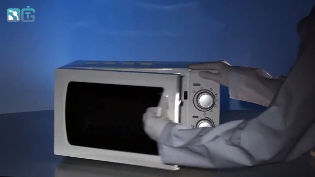 Как зажечь огонь в микроволновке - физические опыты