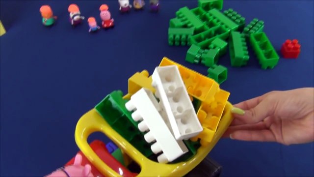 Свинка Пеппа с друзьями строит игрушечный дом. Пеппа - маленький строитель )