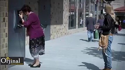 هههههه بدموع ملخر أو علخر