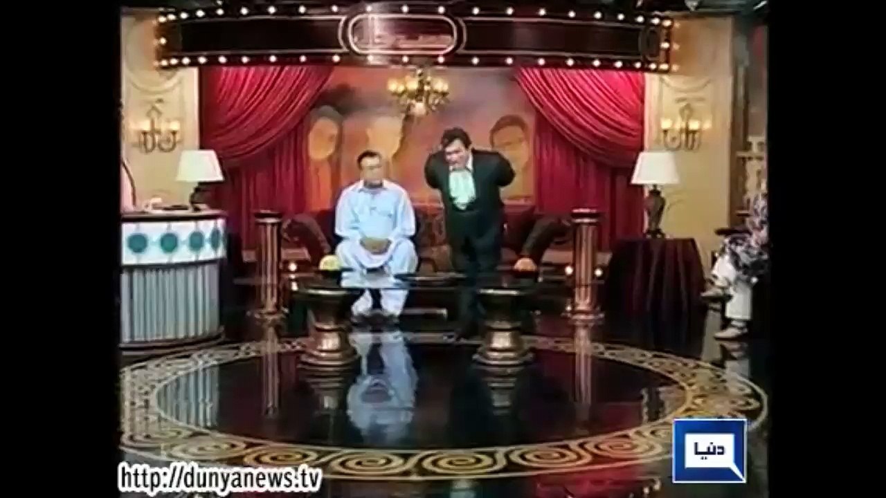 a very funny clip by Sohail Ahmed...part 7