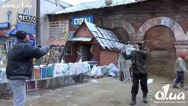 o1.ua - Зимний волейбол на рынке «Привоз» - Спорт Одессы