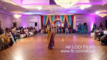 Latest Bride Mehndi Dance || Pakistani College Girl || Pravate Girl Mujra