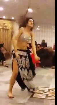 Pakistani College Girls Mujra on Baby doll Song in private hotal || College Girls Mujra