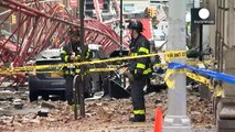 Un muerto y tres heridos al caerse una grúa en Manhattan
