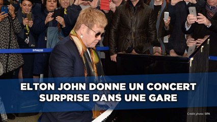 Elton John donne un concert surprise dans une gare de Londres