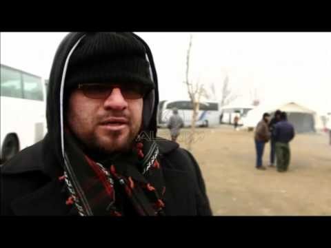 Mijëra refugjatë janë të bllokuar në mes të Greqisë dhe Maqedonisë