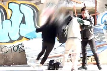 "öpüşme" şakası dayakla bitti