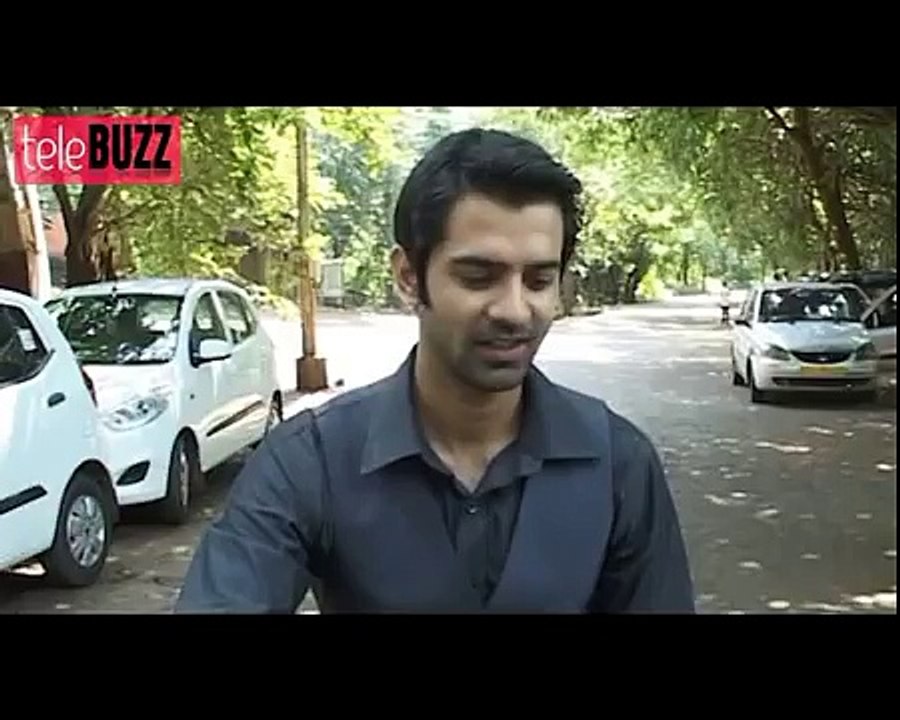 Arnav & Khushi s LOVE SCENE in Iss Pyaar Ko Kya Naam Doon 1st June 2012