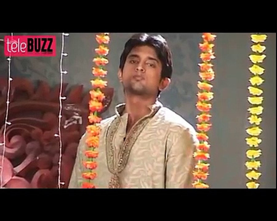 Khushi GETS HURT & Arnav TAKES CARE in Iss Pyaar Ko Kya Naam Doon 30th August 2012