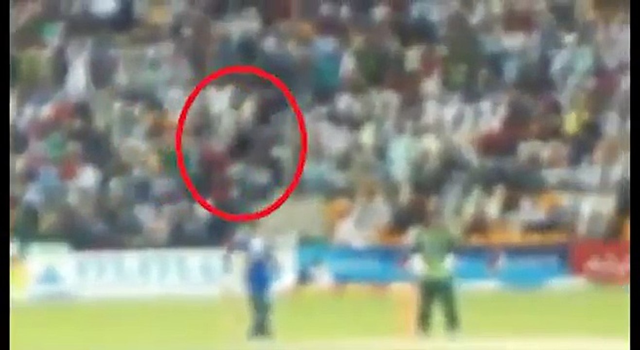 Ghost caught in LIVE CRICKET MATCH Pakistan Vs Bangladesh in Abu Dhabi Stadium -