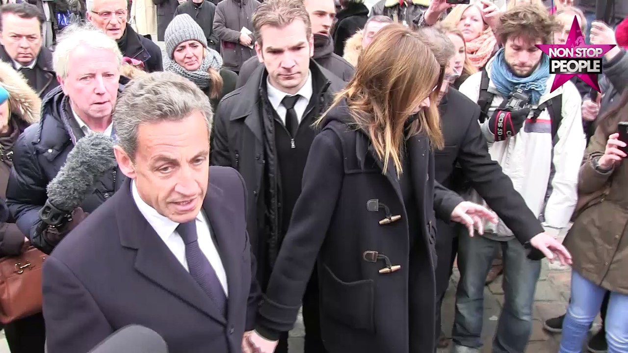 Nicolas Sarkozy : Carla Bruni ne tarit pas d'éloges sur son livre, "Je l'ai lu d'un trait"
