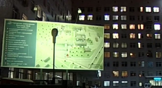 В Екатеринбурге водитель экскаватора засыпал девочку снегом