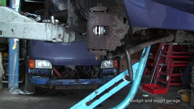 how to do a cv boot on a car bodgit and leggit garage