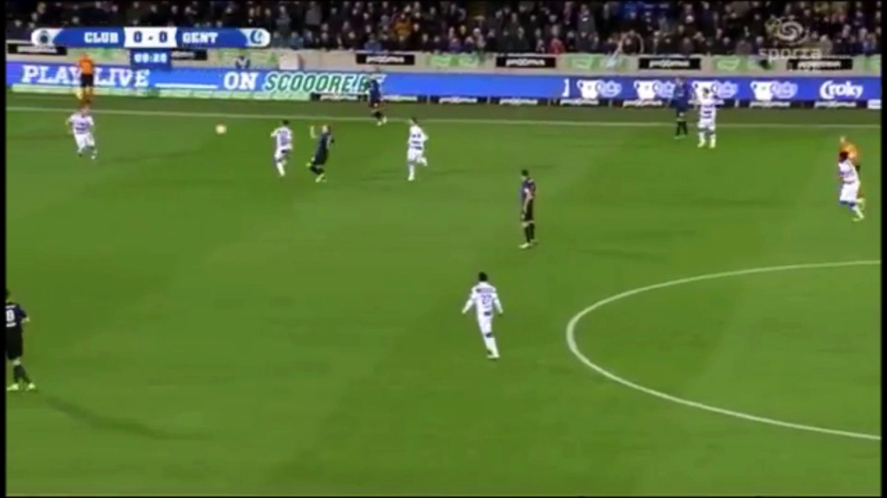 Ik had trouwens op voorhand voorspeld dat het eerste foutje van een speler van ons meteen een gele kaart zou opleveren.