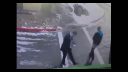 Sposób na lód na chodniku