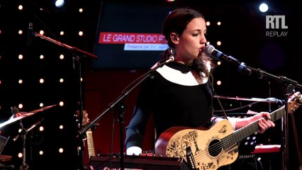 Jain Live Performance of 'Come' on RTL