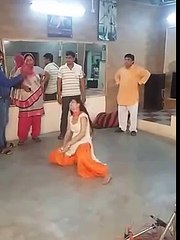 Sapna mujra amezing indoor dance part 2