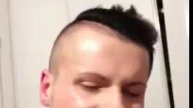 Buzz : Julien aka Whiteboy clashe Booba et le traite de vrai débile