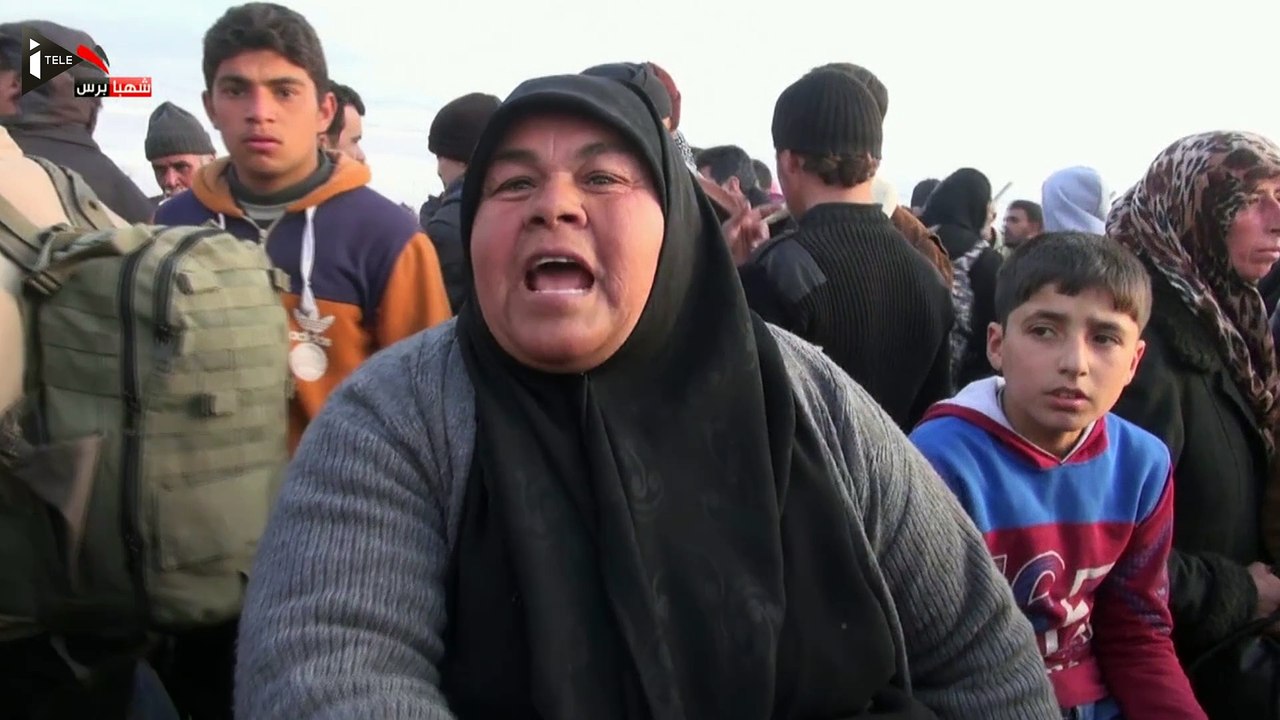 Des dizaines de milliers de réfugiés fuyant Alep bloqués à la frontière turque