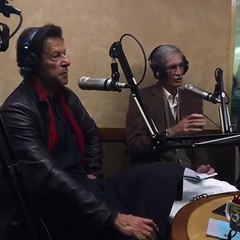 Video herunterladen: Imran Khan Slams Nawaz Sharif On His Family Politics