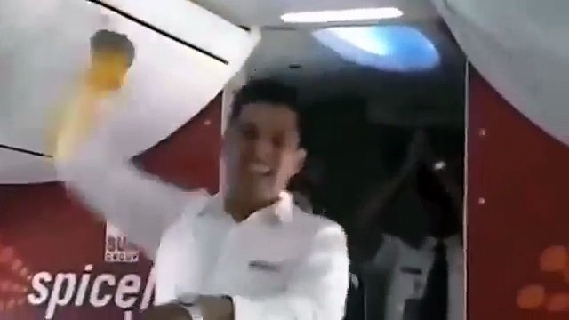 Leaked Spicejet Holi Celebration Best Video - Air Hostess Dancing to Balam Pichkari Song