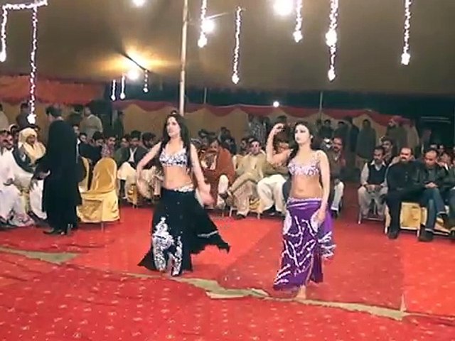 Best pakistani dance on shadi _ mehndi program 01