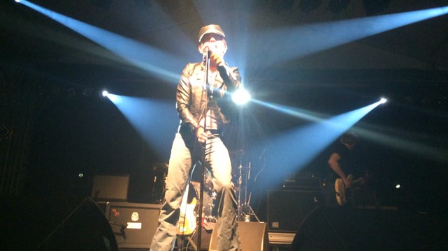 Le Roi Wampas chauffe les carnavaliers